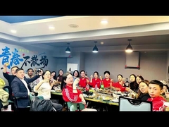 একটি বড় বন্ধুত্বপূর্ণ পরিবার